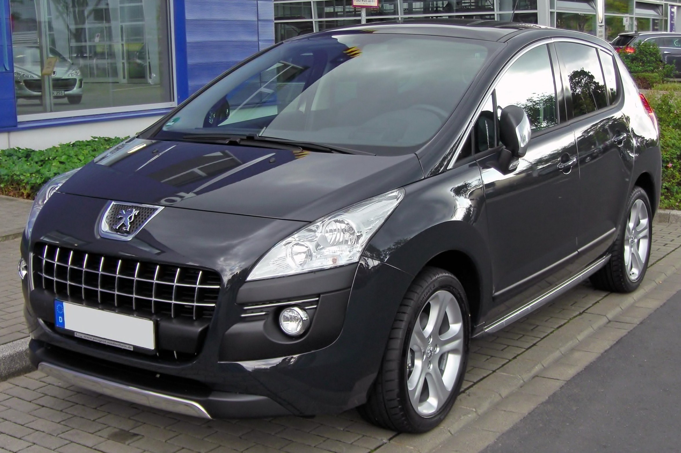 3008 в реальной жизни. Peugeot 3008 i. Peugeot 3008 2009. Пежо 3008 1 поколение. Пежо 3008 10 года.